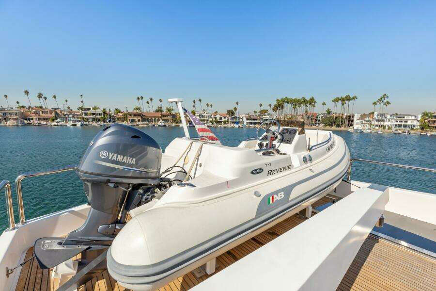 REVERIE 98ft Horizon Yacht For Sale