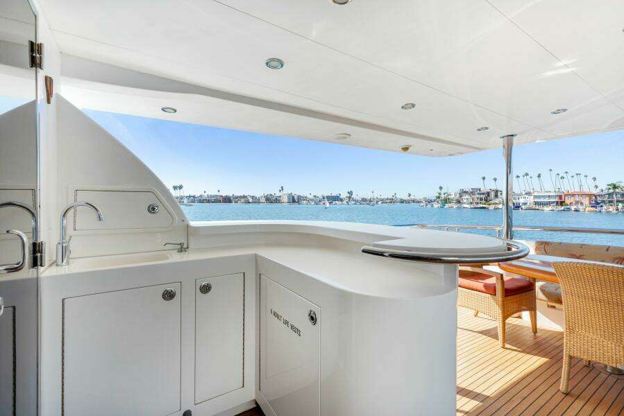 REVERIE 98ft Horizon Yacht For Sale