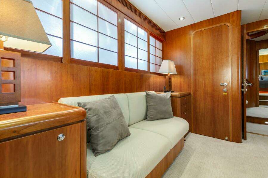 REVERIE 98ft Horizon Yacht For Sale