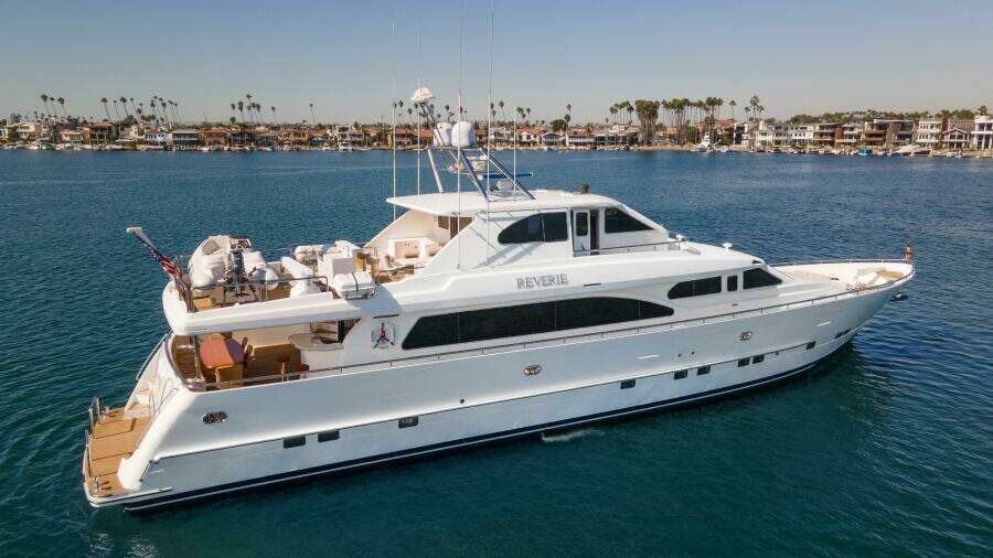 REVERIE 98ft Horizon Yacht For Sale