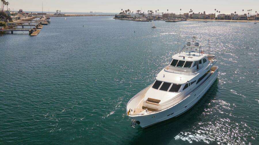 REVERIE 98ft Horizon Yacht For Sale