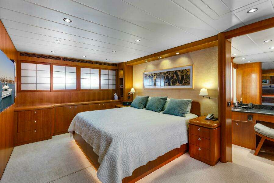 REVERIE 98ft Horizon Yacht For Sale
