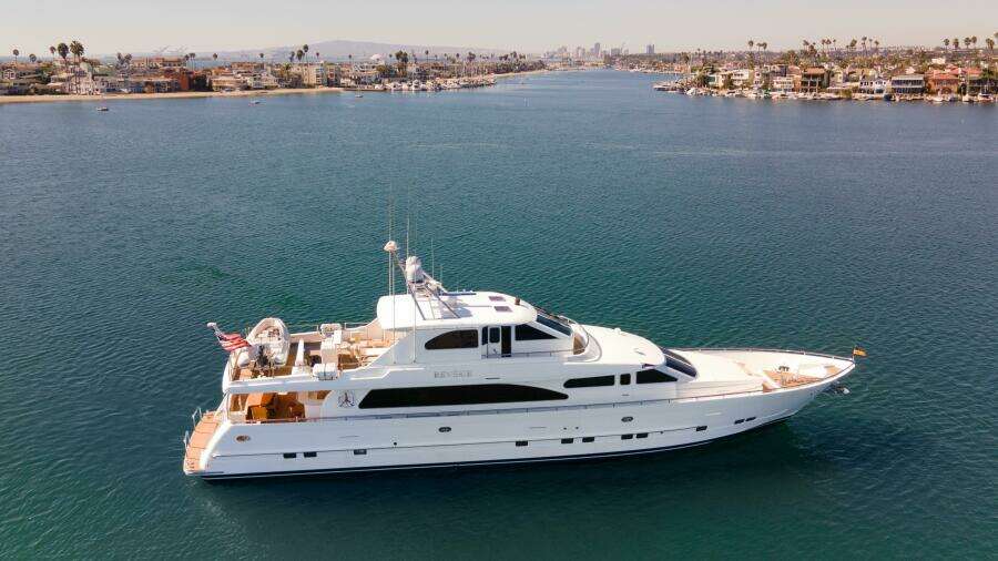 REVERIE 98ft Horizon Yacht For Sale