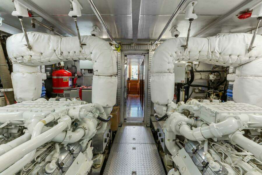 REVERIE 98ft Horizon Yacht For Sale