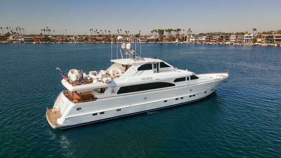 REVERIE 98ft Horizon Yacht For Sale