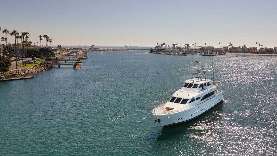 REVERIE 98ft Horizon Yacht For Sale