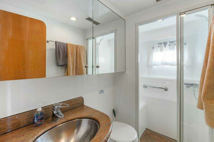 REVERIE 98ft Horizon Yacht For Sale