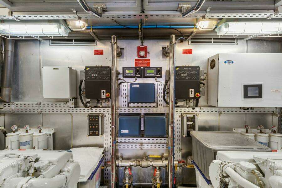 REVERIE 98ft Horizon Yacht For Sale