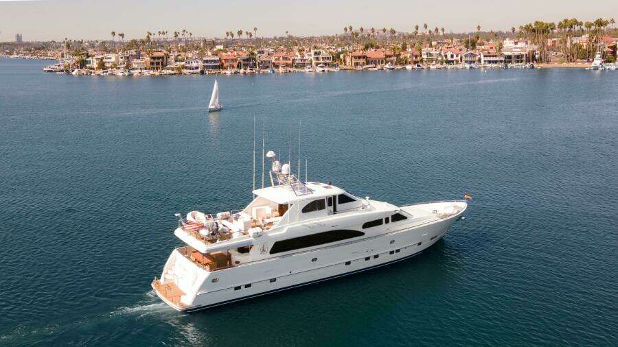 REVERIE 98ft Horizon Yacht For Sale