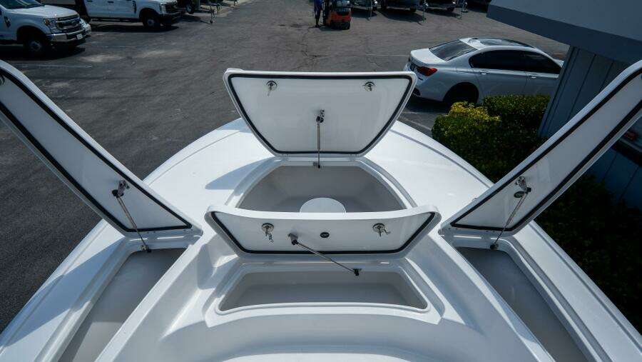 2410 Bay Max 24ft Tidewater Yacht For Sale