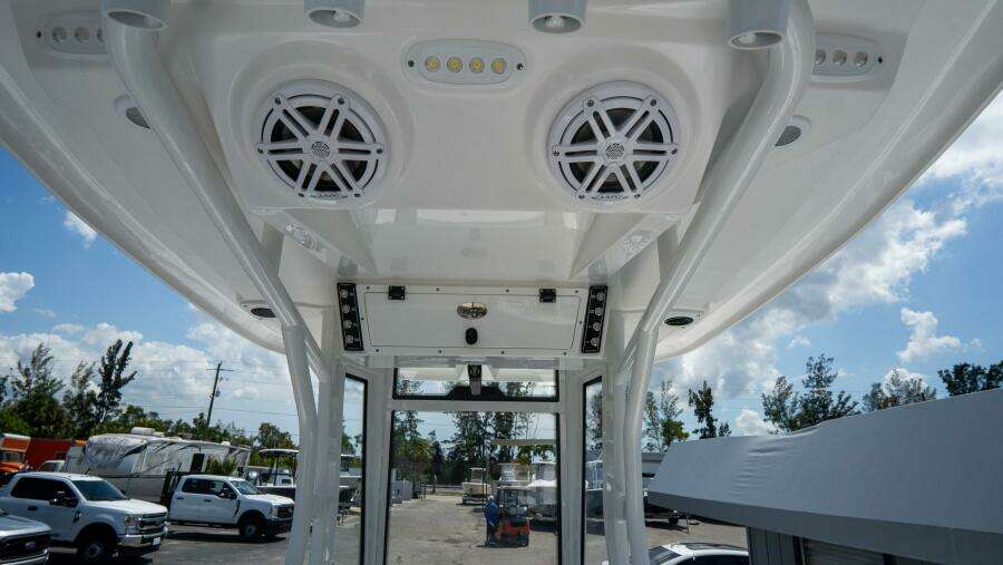 2410 Bay Max 24ft Tidewater Yacht For Sale