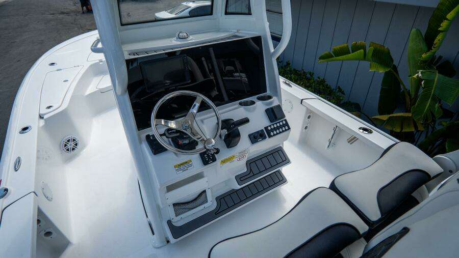 2410 Bay Max 24ft Tidewater Yacht For Sale