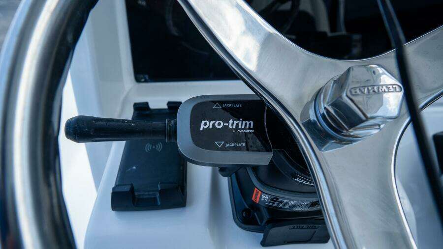 2410 Bay Max 24ft Tidewater Yacht For Sale