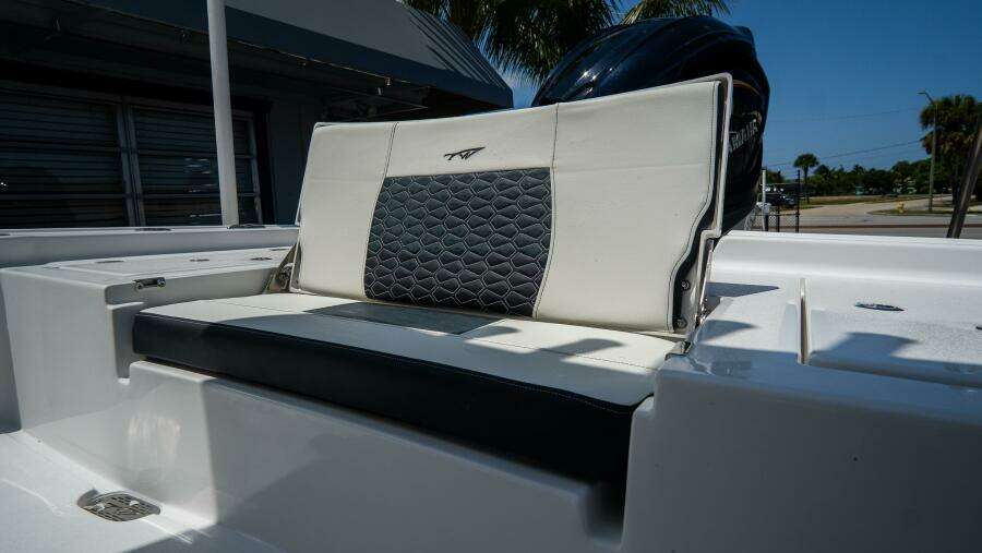 2410 Bay Max 24ft Tidewater Yacht For Sale