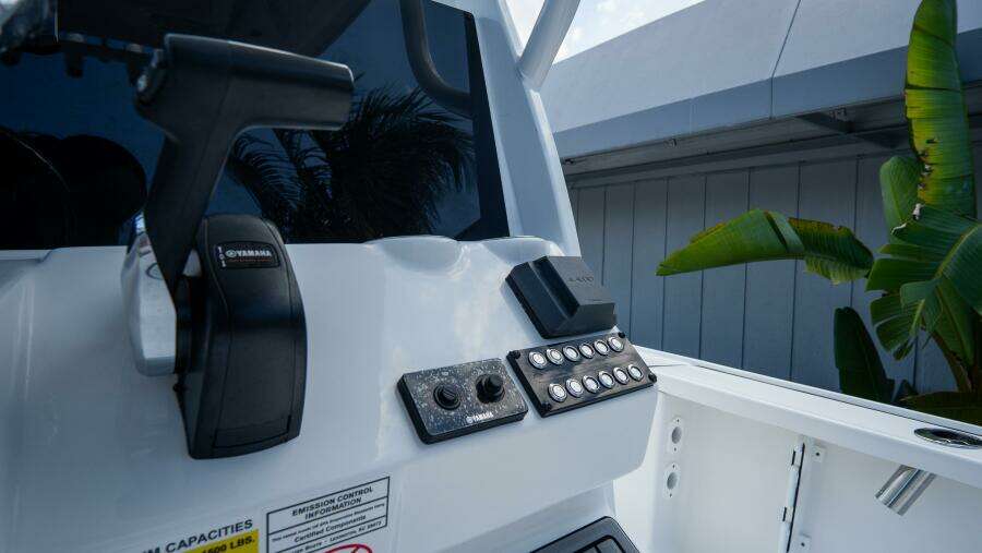 2410 Bay Max 24ft Tidewater Yacht For Sale