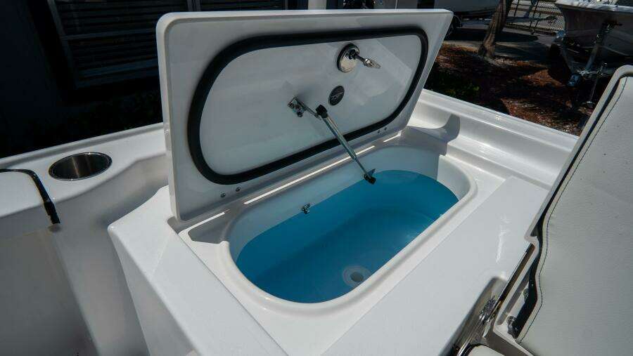 2410 Bay Max 24ft Tidewater Yacht For Sale