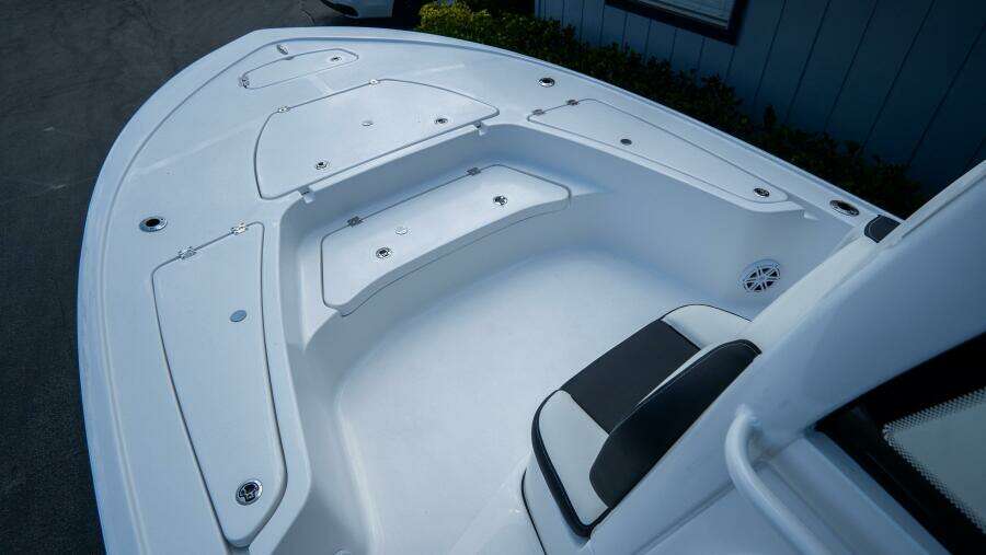 2410 Bay Max 24ft Tidewater Yacht For Sale