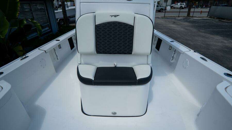 2410 Bay Max 24ft Tidewater Yacht For Sale