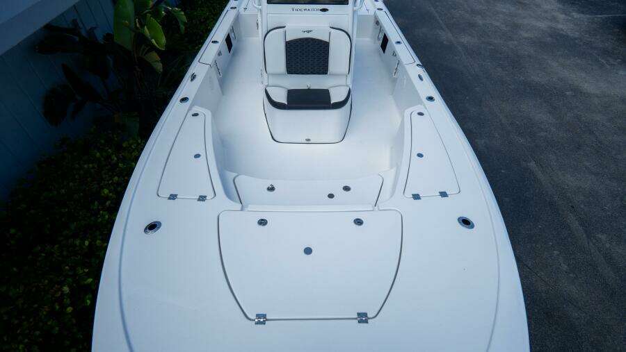 2410 Bay Max 24ft Tidewater Yacht For Sale