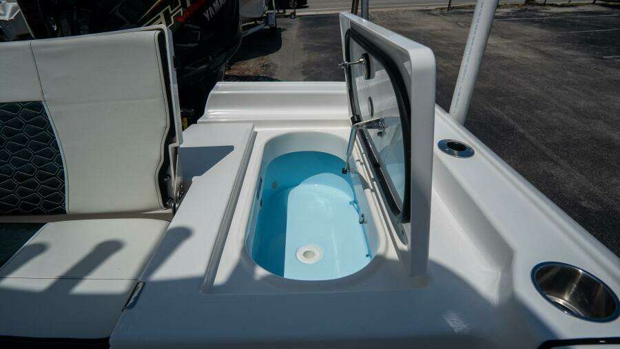 2410 Bay Max 24ft Tidewater Yacht For Sale