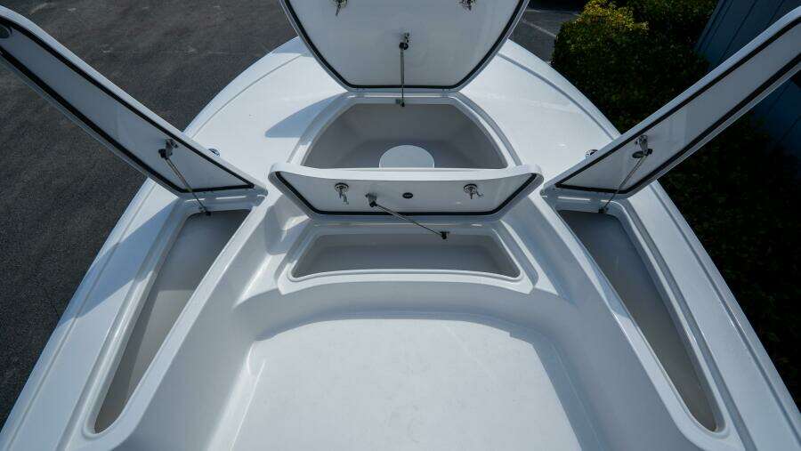 2410 Bay Max 24ft Tidewater Yacht For Sale