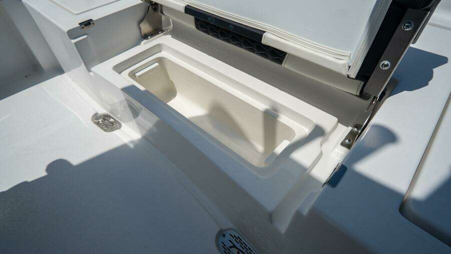 2410 Bay Max 24ft Tidewater Yacht For Sale