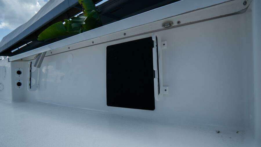 2410 Bay Max 24ft Tidewater Yacht For Sale