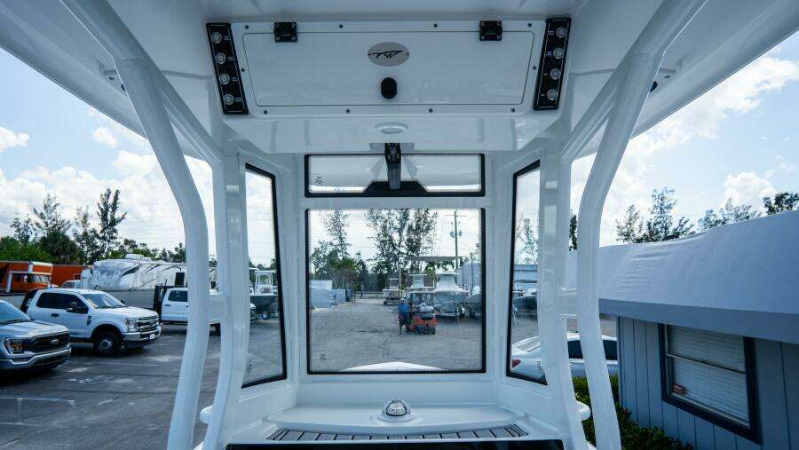 2410 Bay Max 24ft Tidewater Yacht For Sale