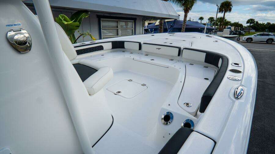 2300 Carolina Bay 23ft Tidewater Yacht For Sale