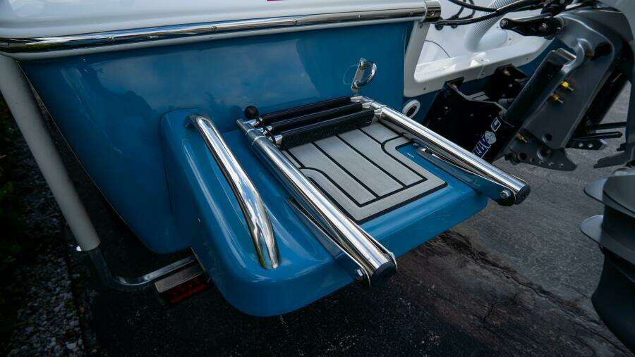 2300 Carolina Bay 23ft Tidewater Yacht For Sale