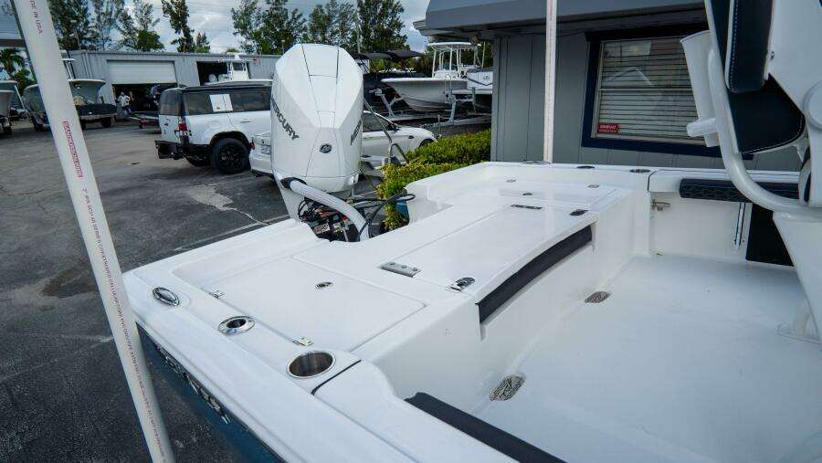 2300 Carolina Bay 23ft Tidewater Yacht For Sale