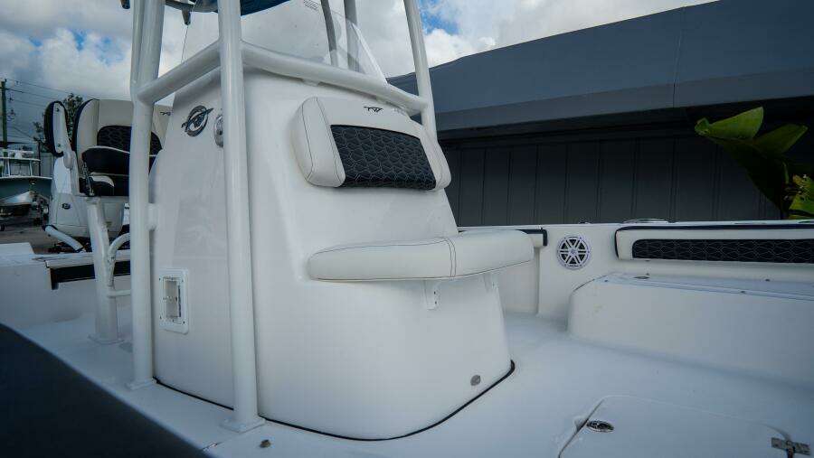 2300 Carolina Bay 23ft Tidewater Yacht For Sale