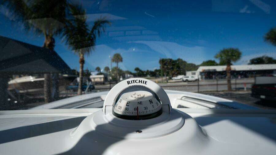 220 LXF 22ft Tidewater Yacht For Sale