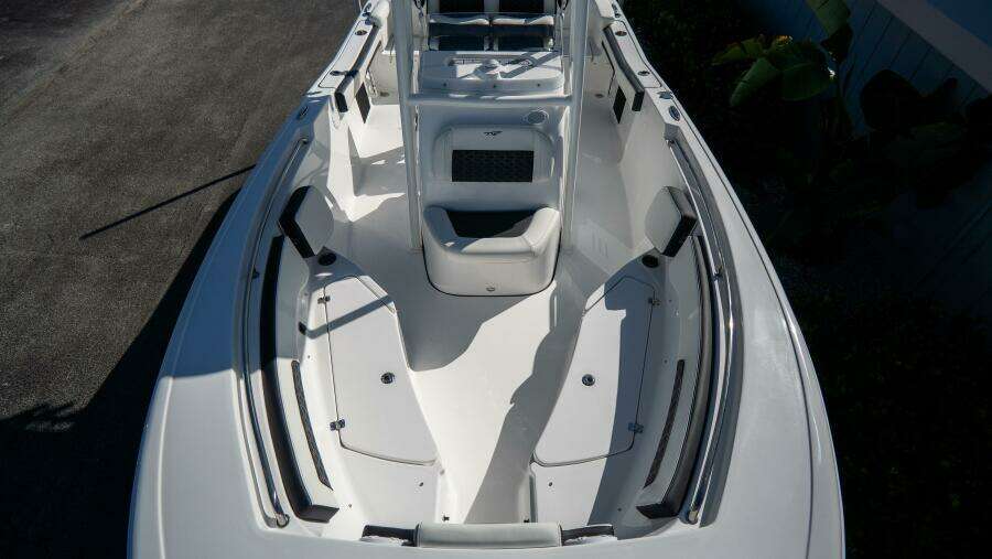220 LXF 22ft Tidewater Yacht For Sale