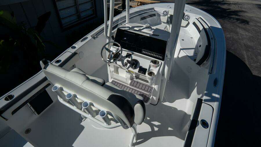 220 LXF 22ft Tidewater Yacht For Sale