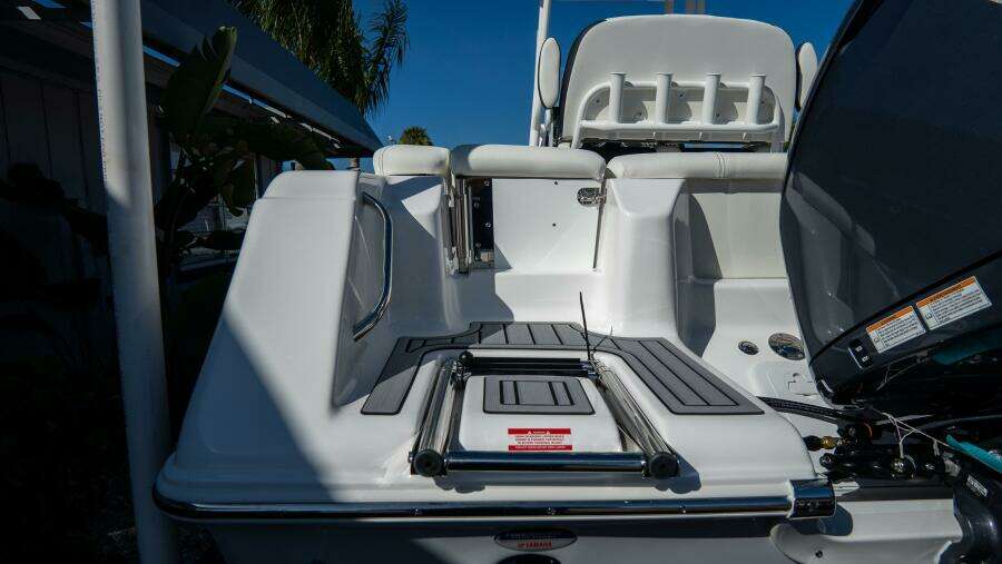 220 LXF 22ft Tidewater Yacht For Sale