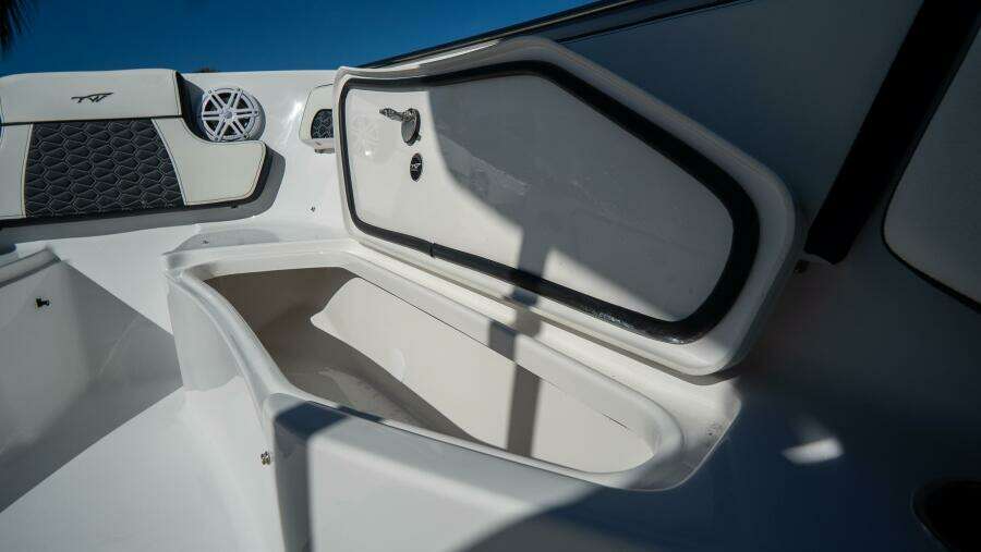 220 LXF 22ft Tidewater Yacht For Sale