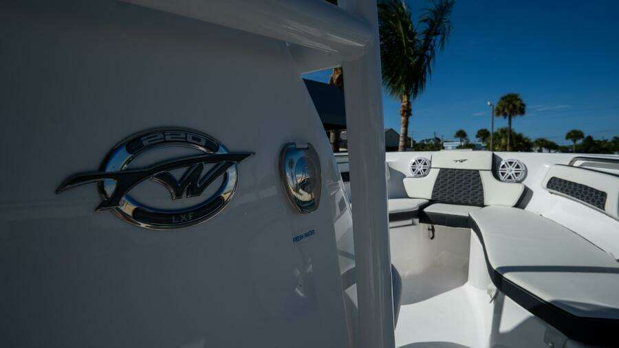 220 LXF 22ft Tidewater Yacht For Sale
