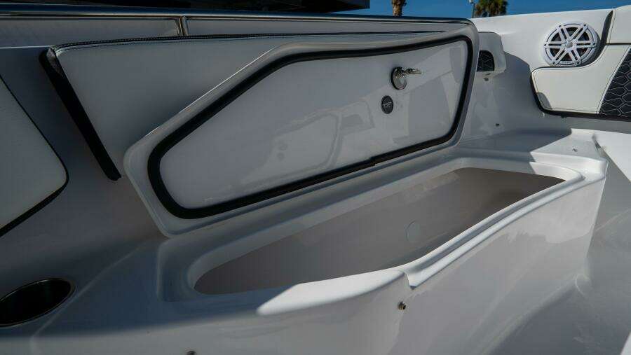 220 LXF 22ft Tidewater Yacht For Sale