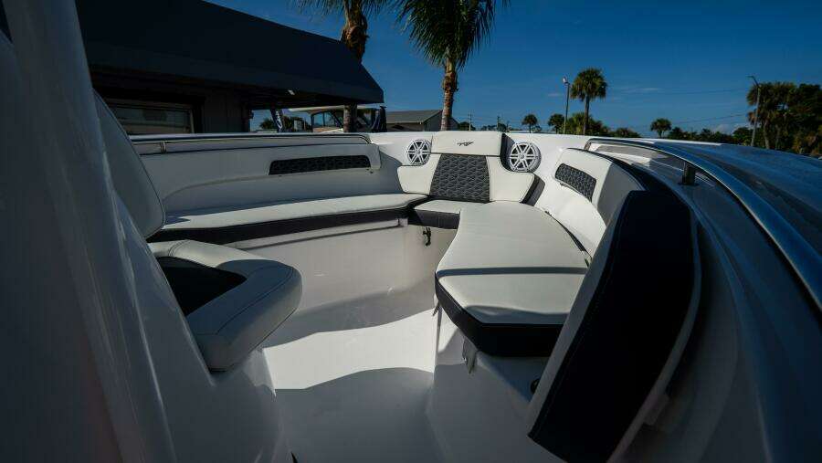 220 LXF 22ft Tidewater Yacht For Sale