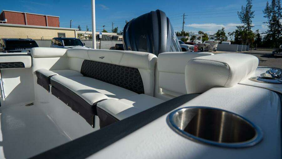 220 LXF 22ft Tidewater Yacht For Sale