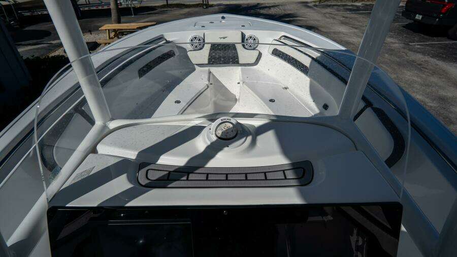 220 LXF 22ft Tidewater Yacht For Sale