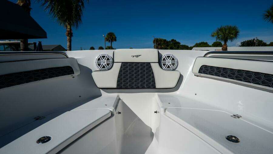 220 LXF 22ft Tidewater Yacht For Sale