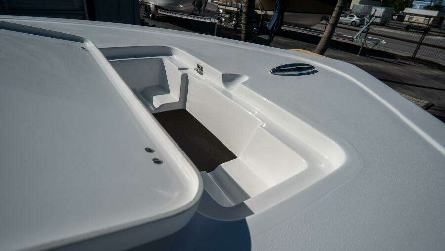 220 LXF 22ft Tidewater Yacht For Sale