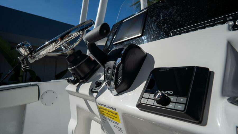 220 LXF 22ft Tidewater Yacht For Sale