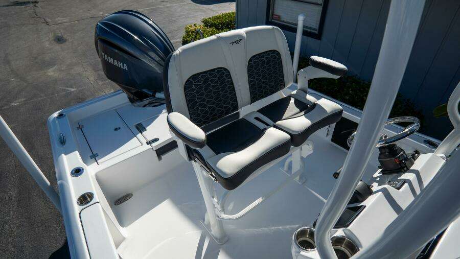 2210 Carolina Bay 22ft Tidewater Yacht For Sale