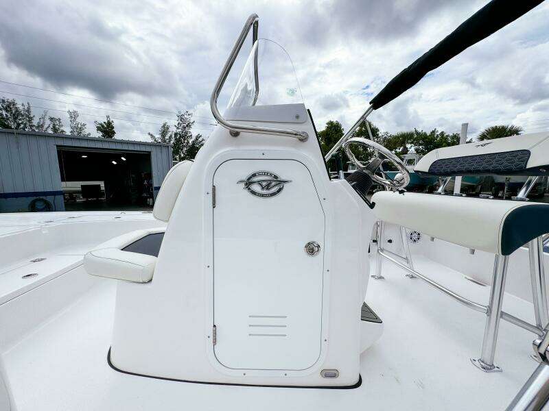 2110 Bay Max 21ft Tidewater Yacht For Sale