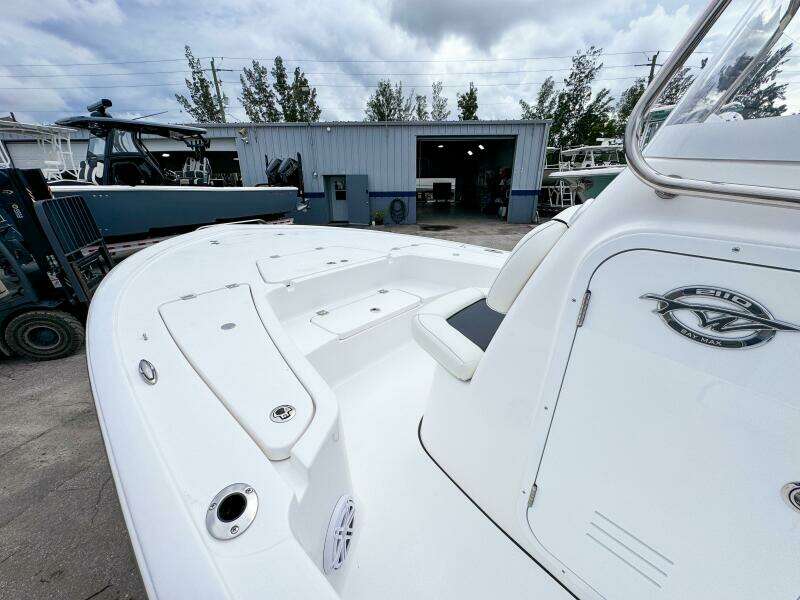2110 Bay Max 21ft Tidewater Yacht For Sale