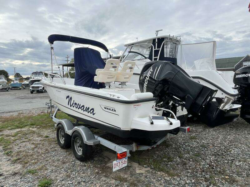 18ft Boston Whaler Yacht For Sale