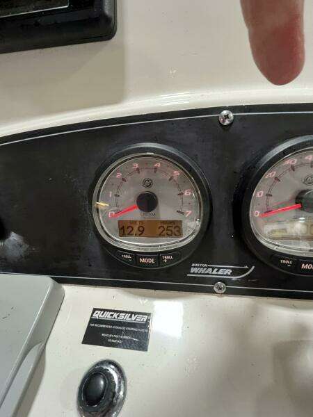 18ft Boston Whaler Yacht For Sale